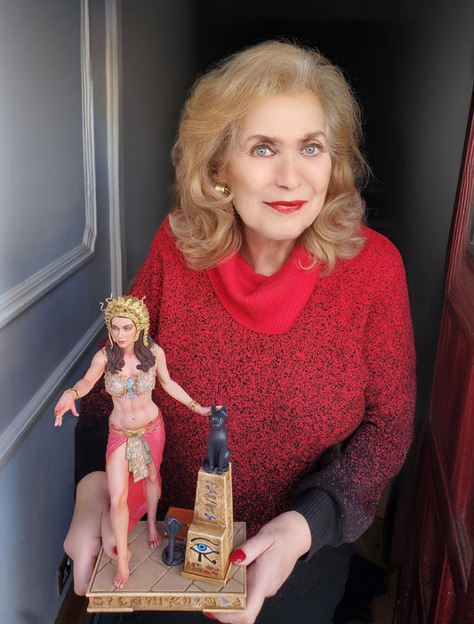 Valerie Leon meets Queen Tera